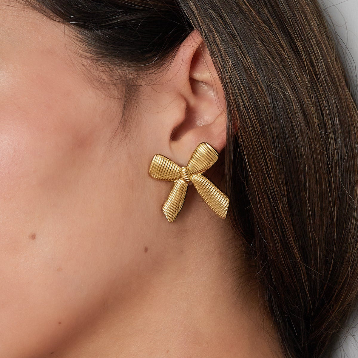 simple stud earrings with bow